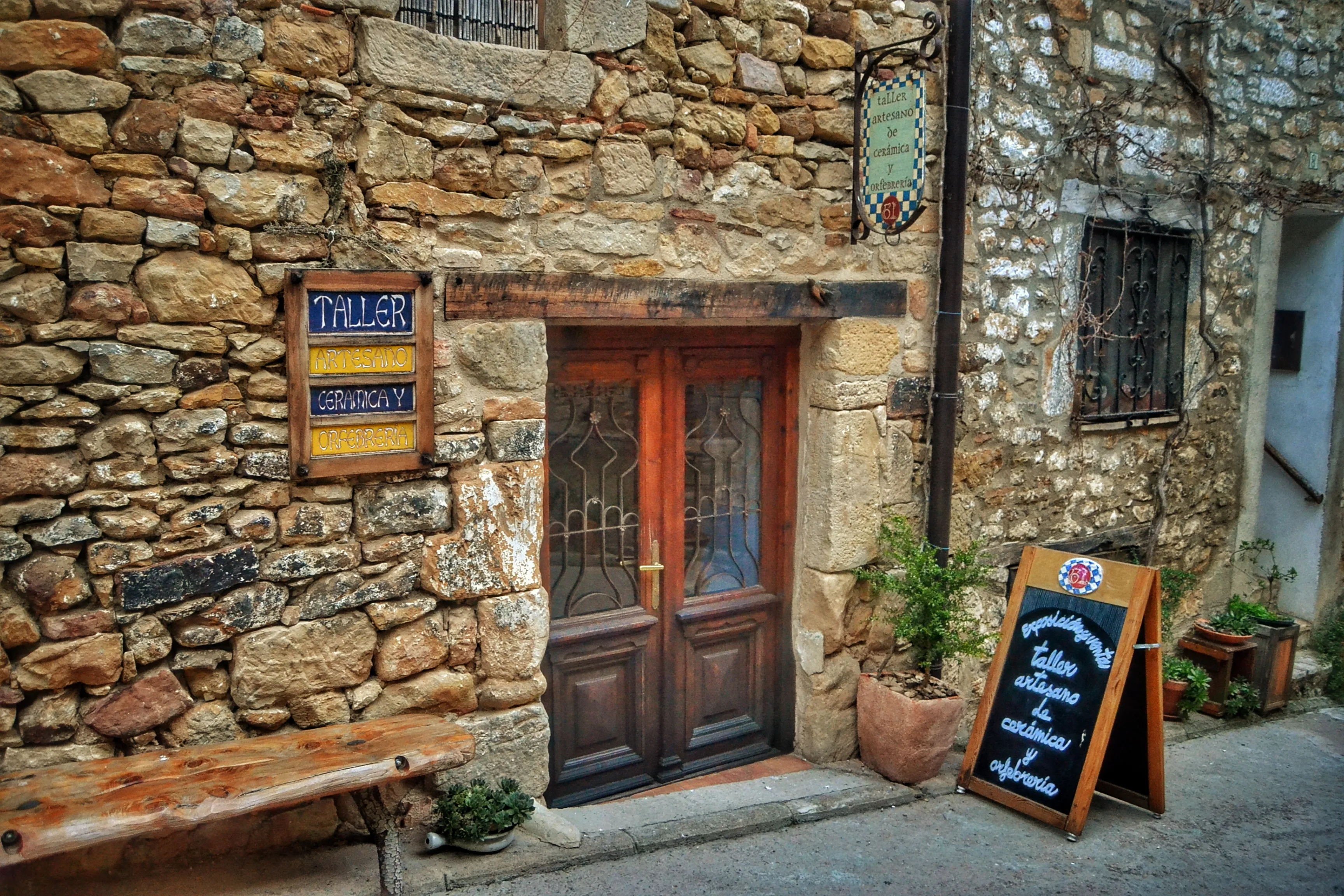 Foto de Taller Artesanal de Orfebrería y Cerámica de Migue y Tina